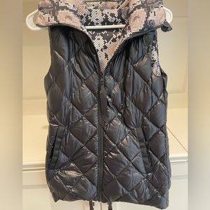 Lulu Lemon reversible black and snakeskin puffer vest size 4